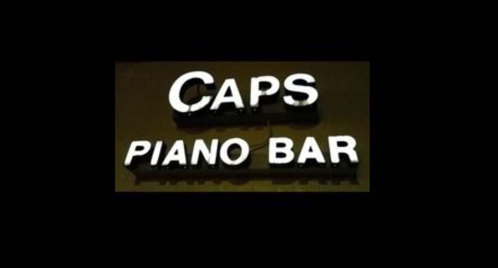  Caps Piano Bar